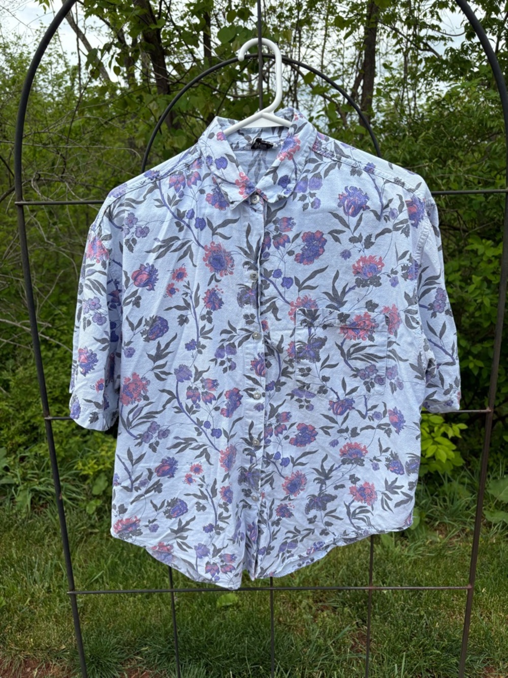 Vintage Details Light Blue Floral Button-Down Shirt Women's Large 100% Cotton